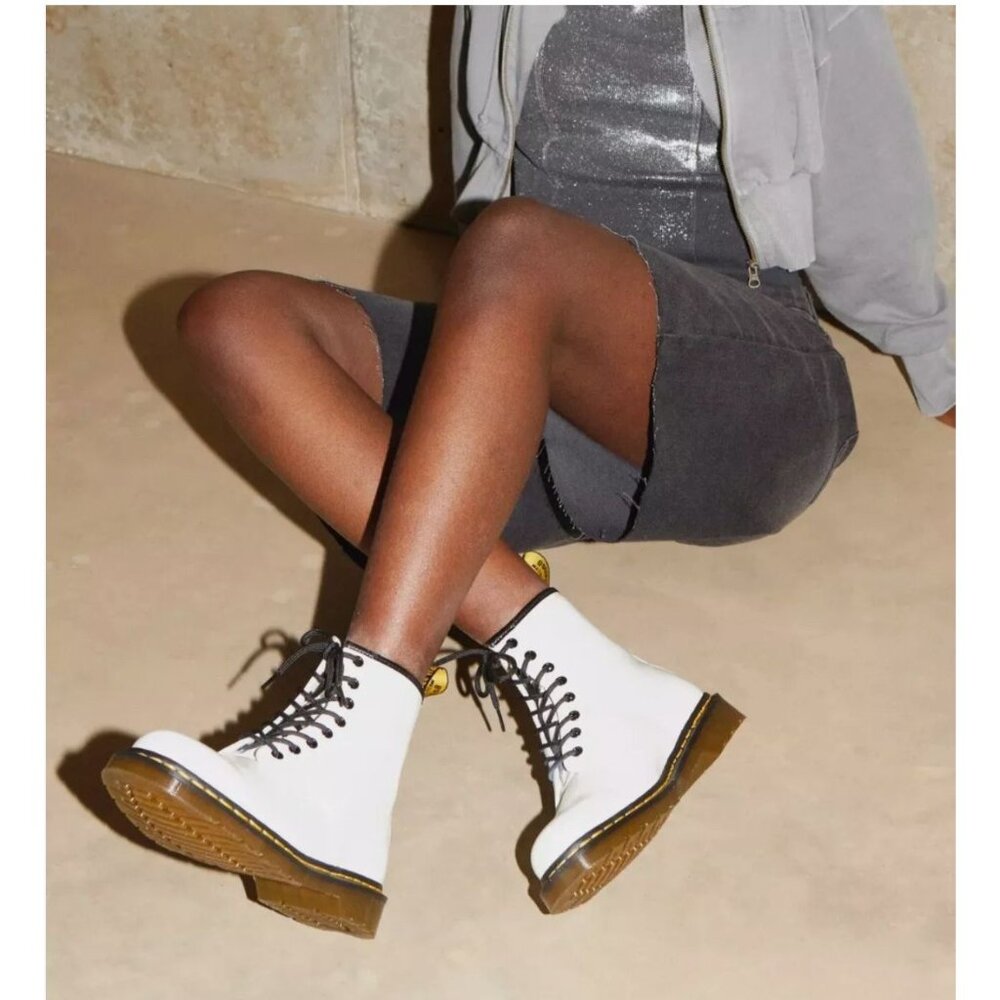 $170 NEW Dr. Doc Martens Women 10 Zavala Lace Up White Leather Combat Boots - Picture 3 of 11